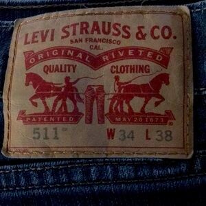 Levi’s. 34x38